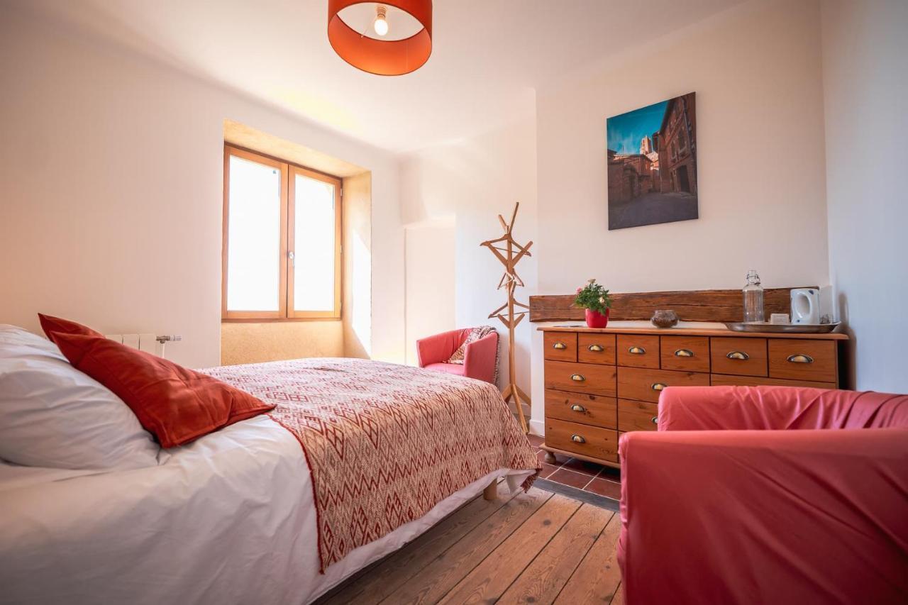 Chambres Et Table D'Hotes - Les Jardins De La Longagne Saussenac Exteriér fotografie