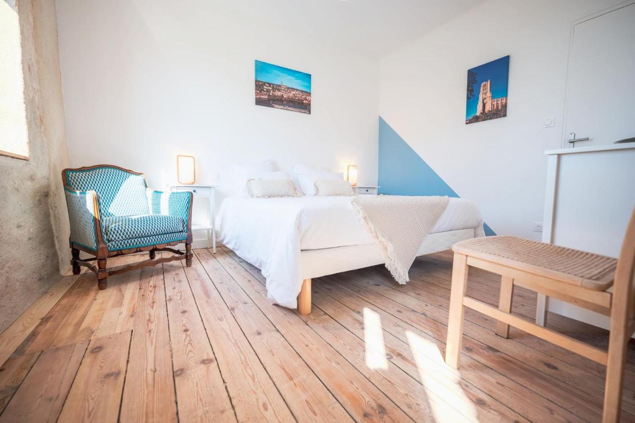 Chambres Et Table D'Hotes - Les Jardins De La Longagne Saussenac Exteriér fotografie